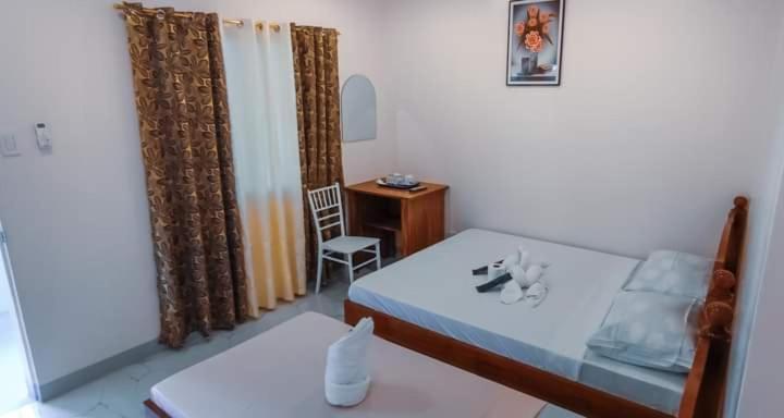 Elnora Delmar Travellers Inn Siquijor Exteriér fotografie