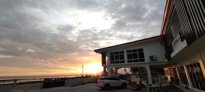 Elnora Delmar Travellers Inn Siquijor Exteriér fotografie